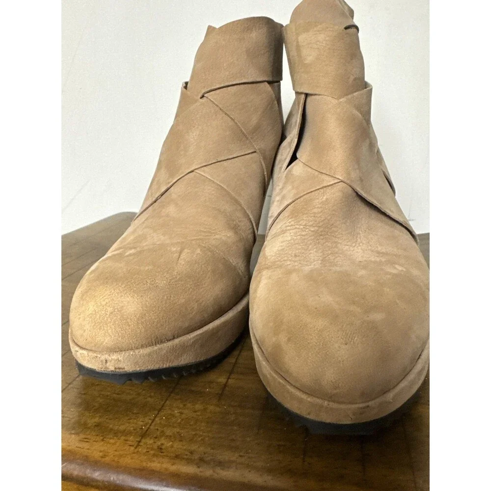 Eileen Fisher Women’s 9 Tan Leather Ankle Boots Wedge Booties Modern Minimalist